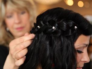 Hochsteckfrisuren, Fönfrisuren, Hochzeitsfrisuren, Färben, Styling