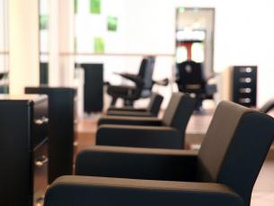 Professionelle und meisterhafte Haarschnitte 